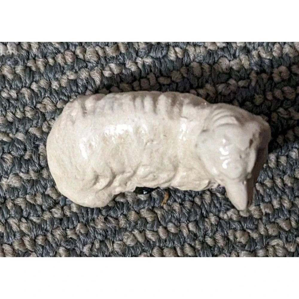 Vaillancourt Folk Art Chalkware Nativity Mini Sheep Lying Down 477  2014
